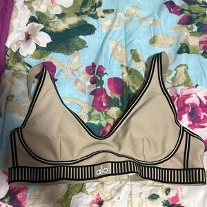 ALO Yoga Women's Beige Set with Black Trim